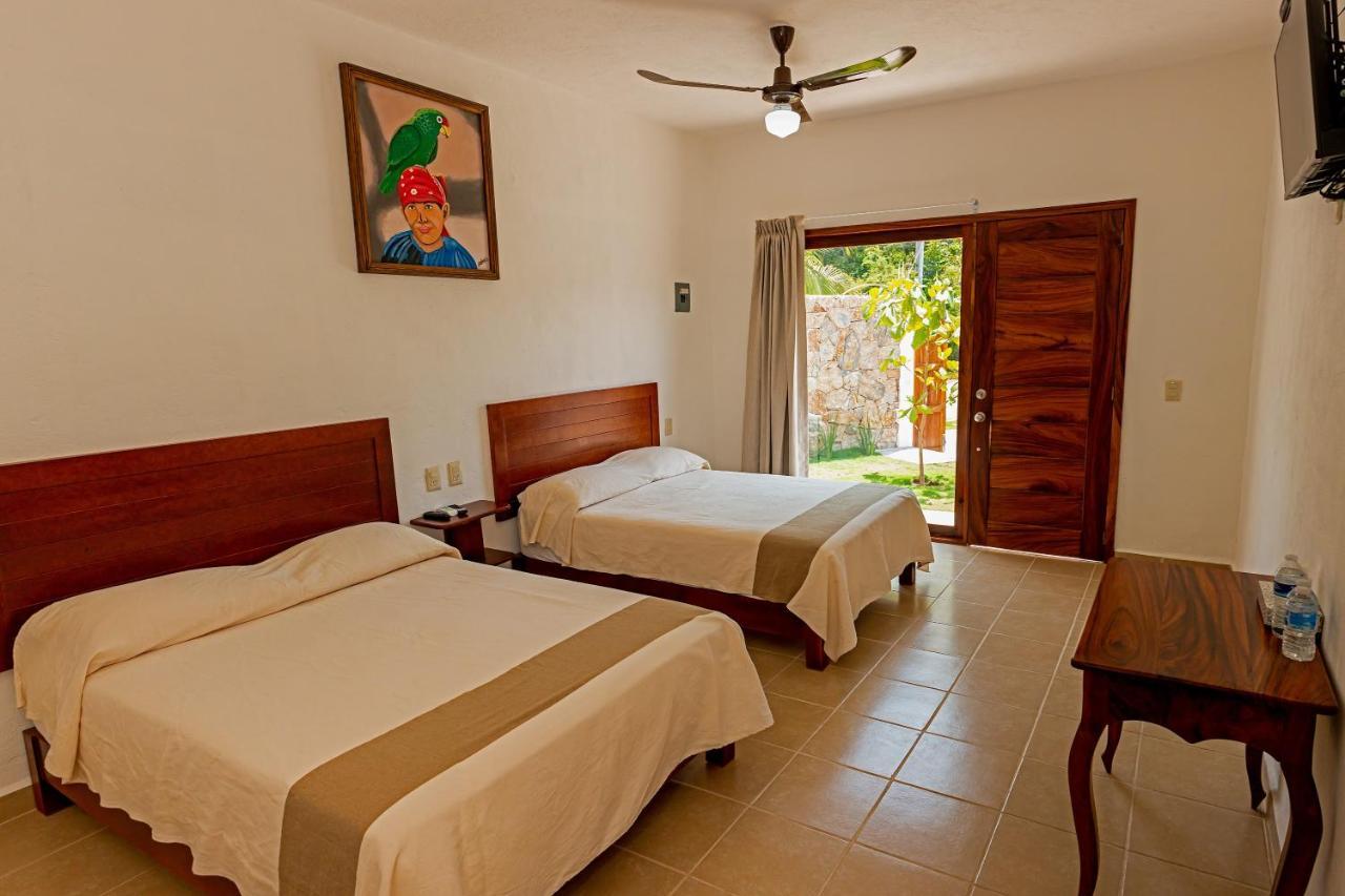 Hotel Casa Victoria Zihuatanejo Exteriör bild