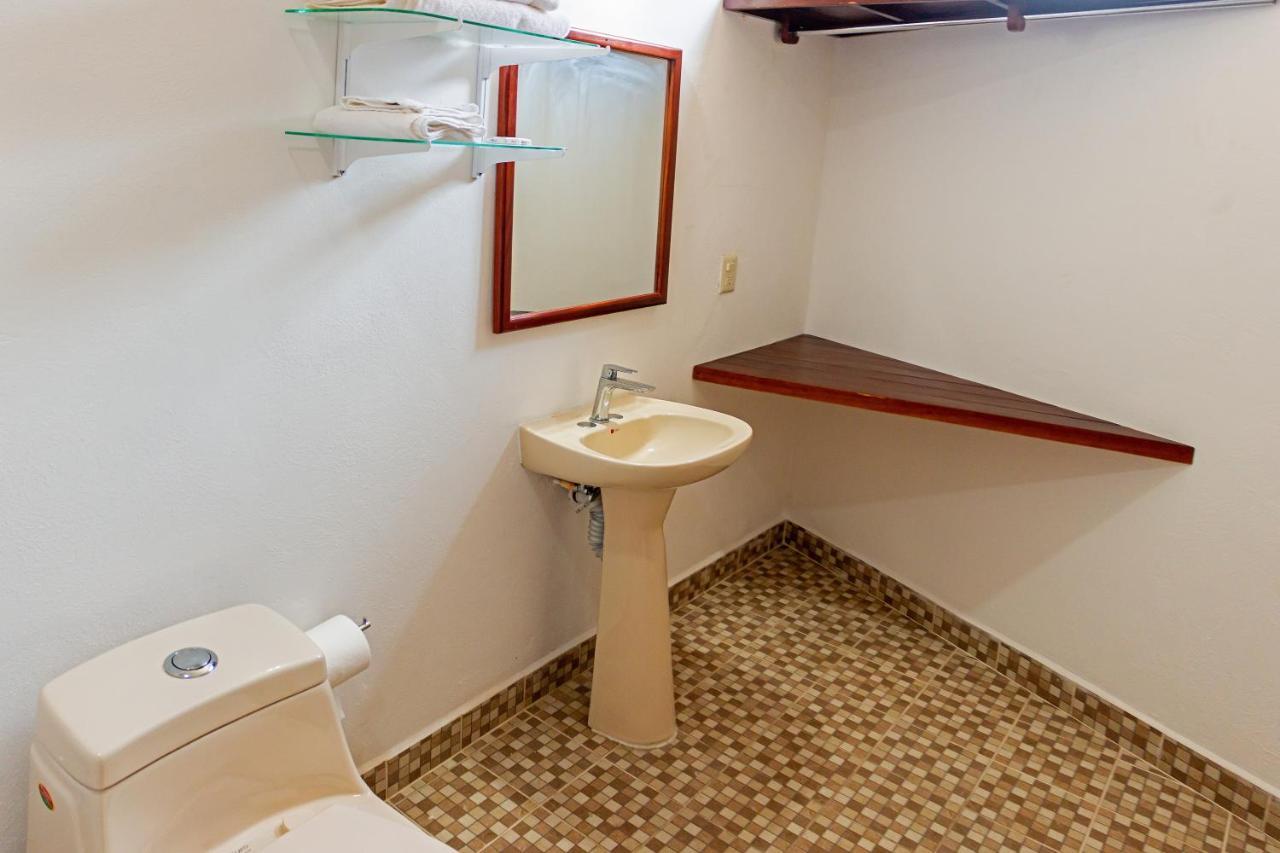 Hotel Casa Victoria Zihuatanejo Exteriör bild